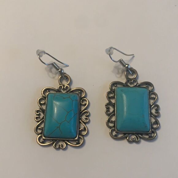 Turquoise Silver Hook Heart Earrings‎ - Picture 1 of 3